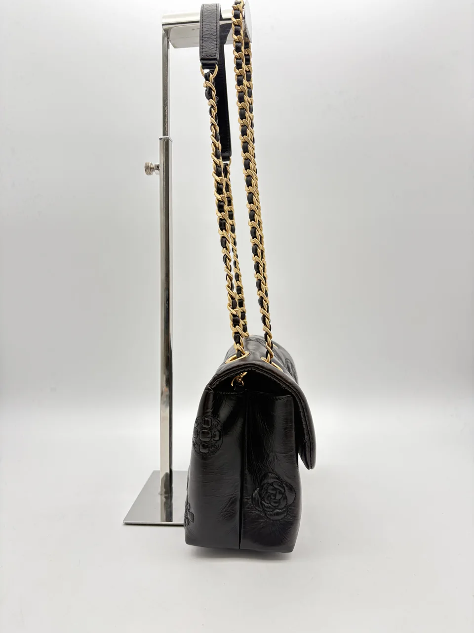 CHANEL CALF SKIN CAMELLIA SHOULDER BAG (39 SERIAL CODE) view 5