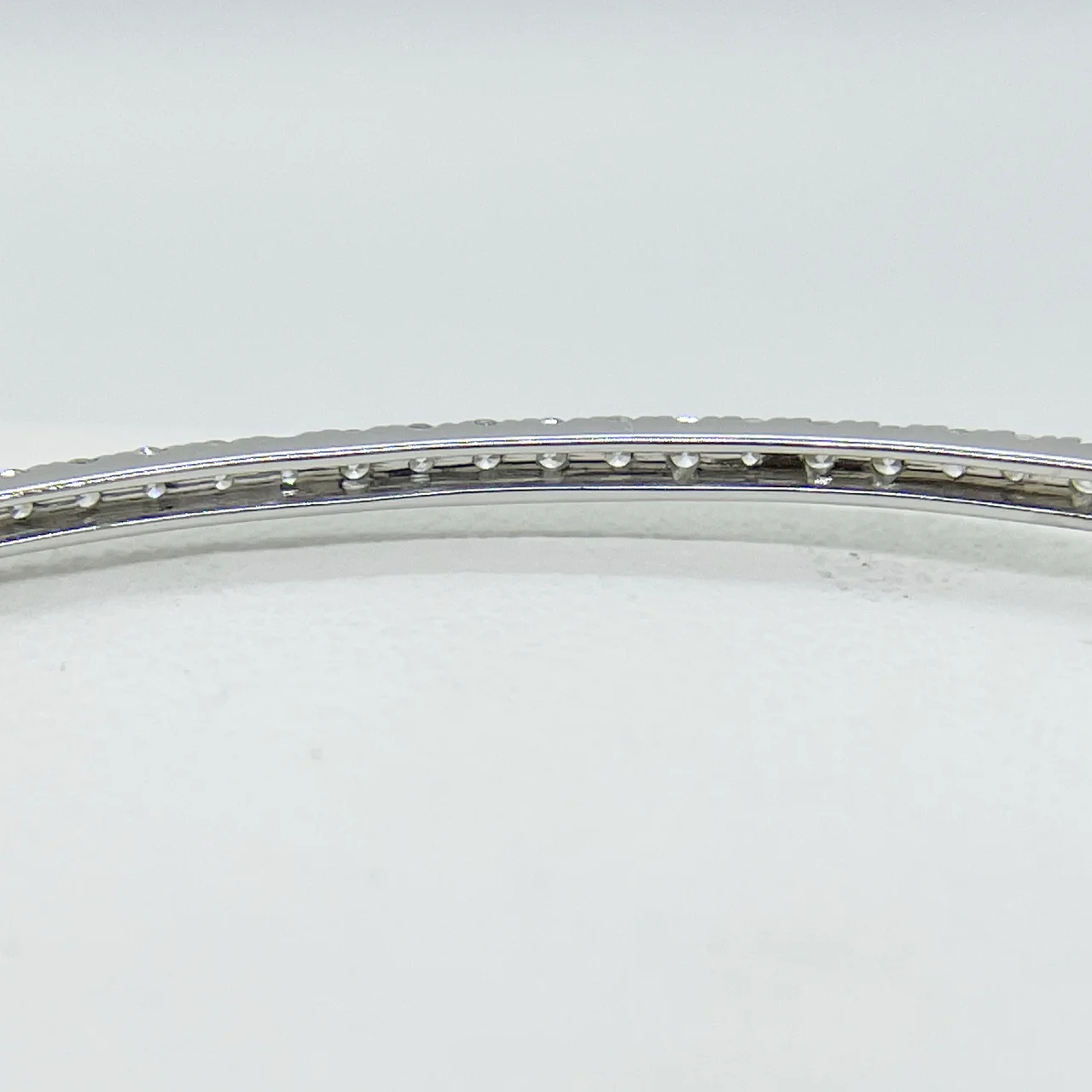 K18WG BANGLE FD0.50CT 5.7G view 7