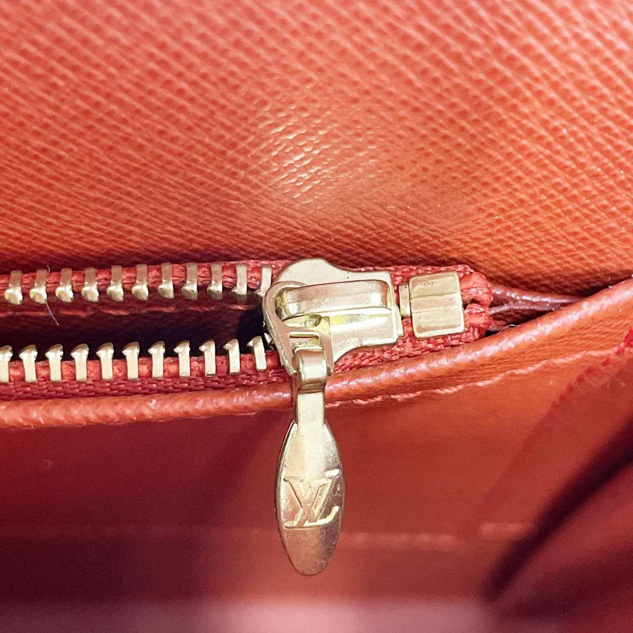 LV DAMIER TRIBECA CARRE view 9
