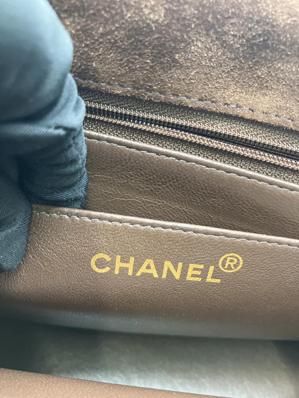 CHANEL SHOULDER BAG view 21