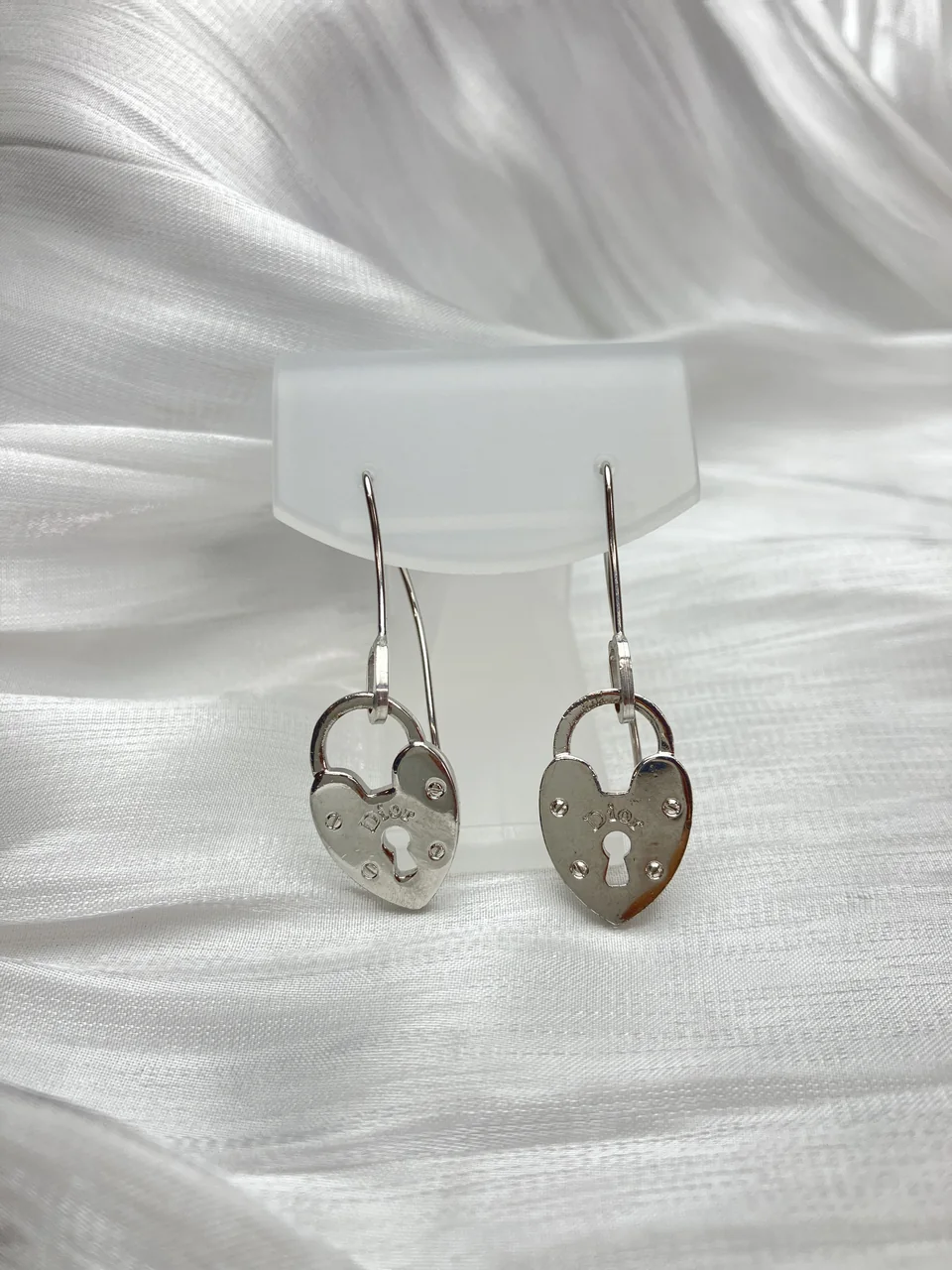DIOR EARRINGS hover
