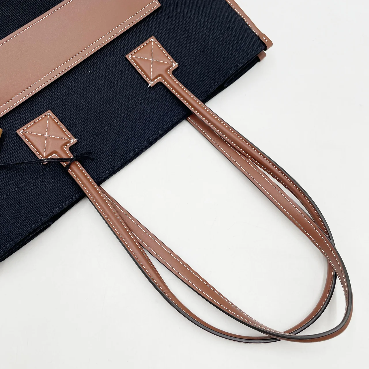 BURBERRY CANVAS TOTE BAG (BLACK) view 6