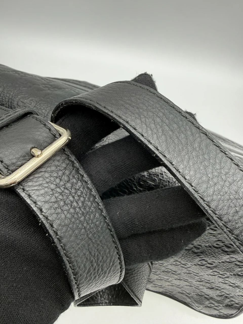 GUCCI GUCCISSIMA SHOULDER BAG (BLACK) view 10