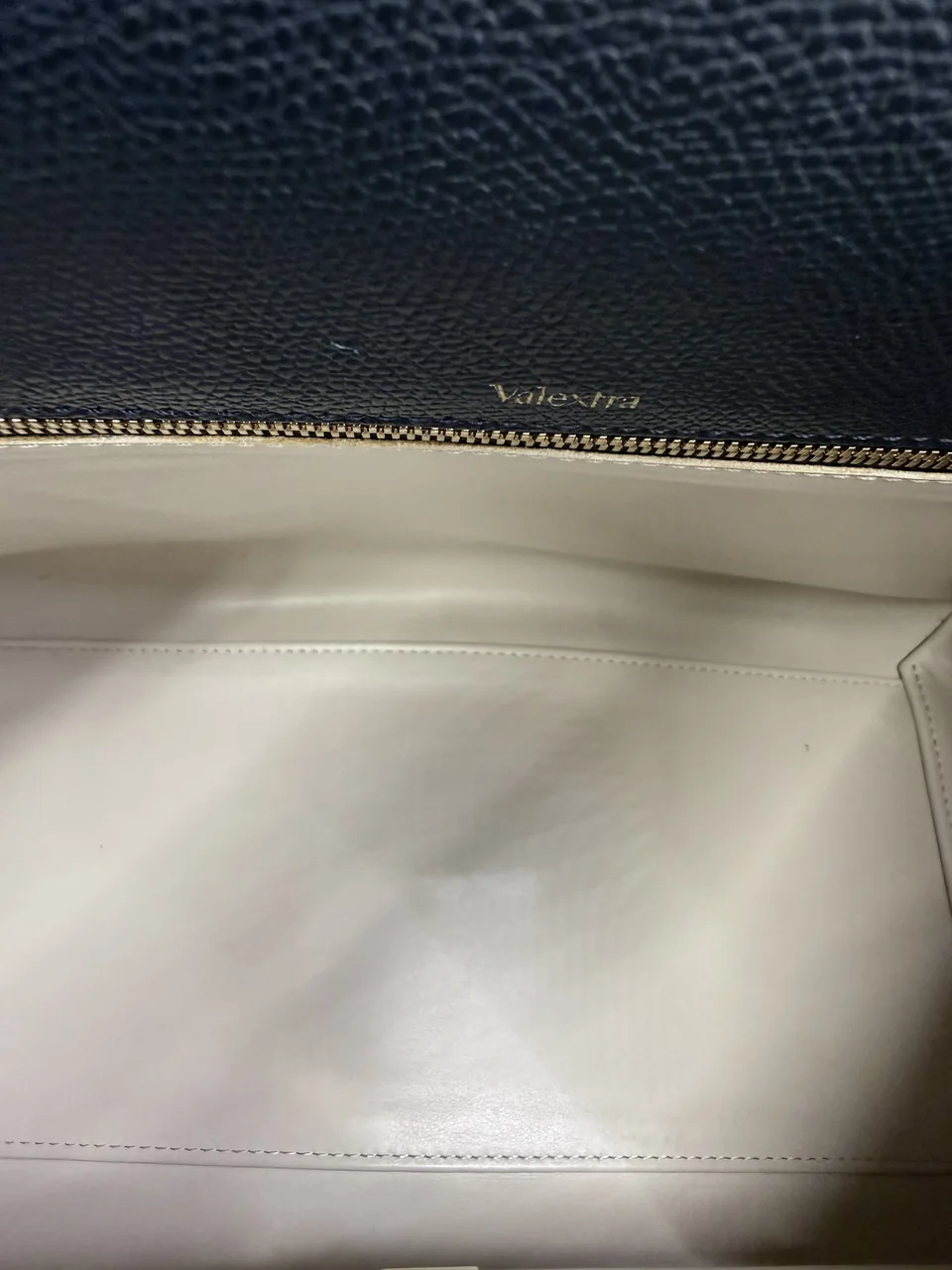 VALEXTRA ISIDE LARGE (NAVY) view 11