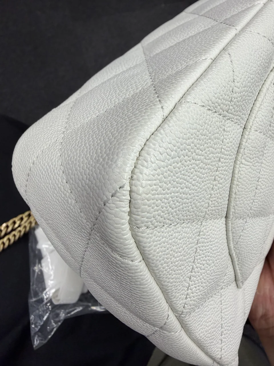 CHANEL CAVIAR MATELASSE CHAIN SHOULDER BAG (WHITE) view 15