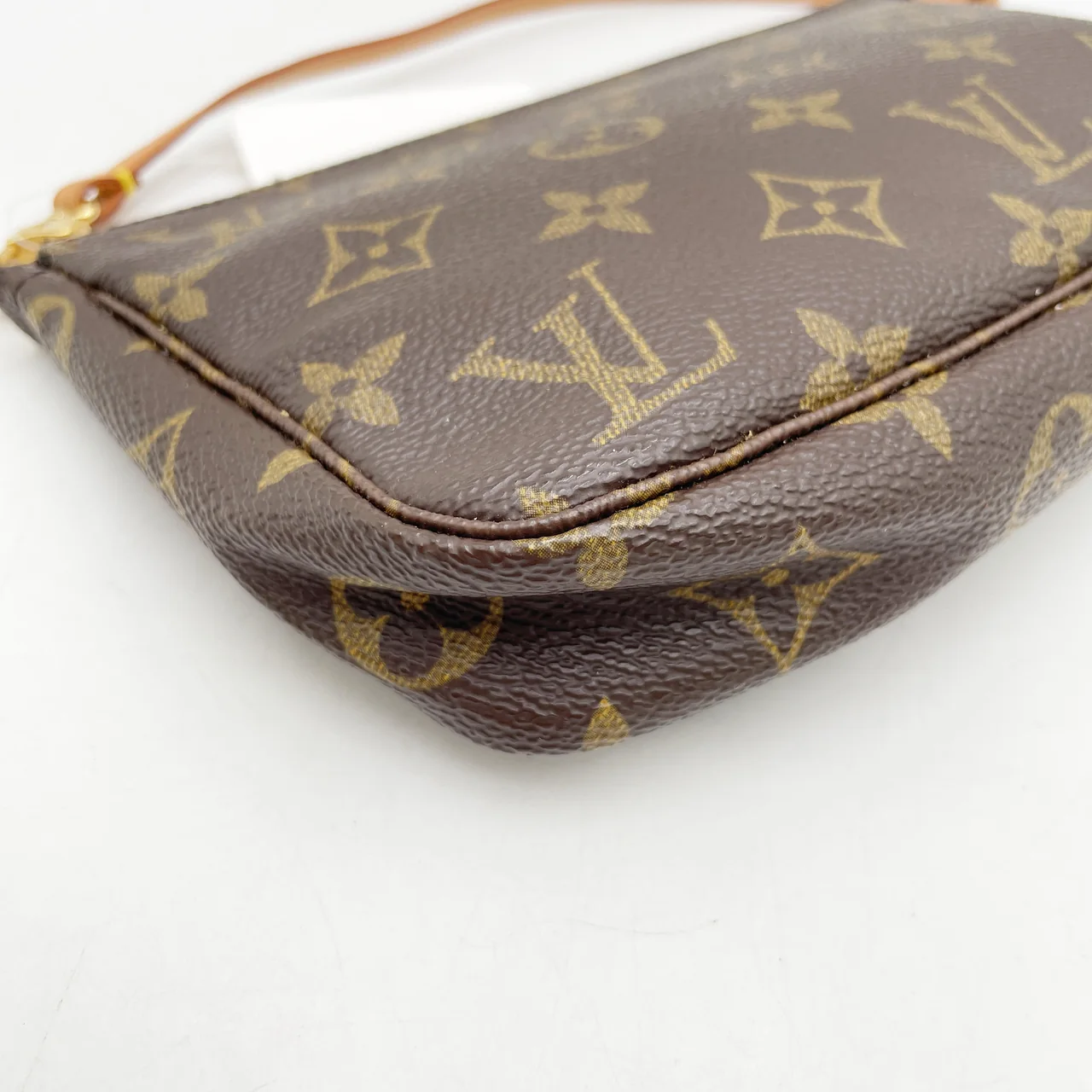 LV MONOGRAM POCHETTE ACCESSOIRE view 4
