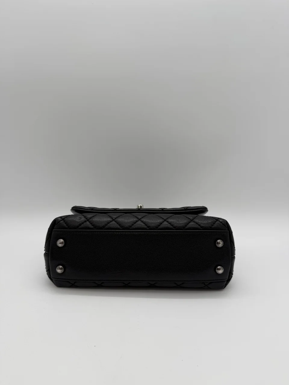 CHANEL CAVIAR COCO HANDE HANDBAG (22 SERIAL CODE) view 6