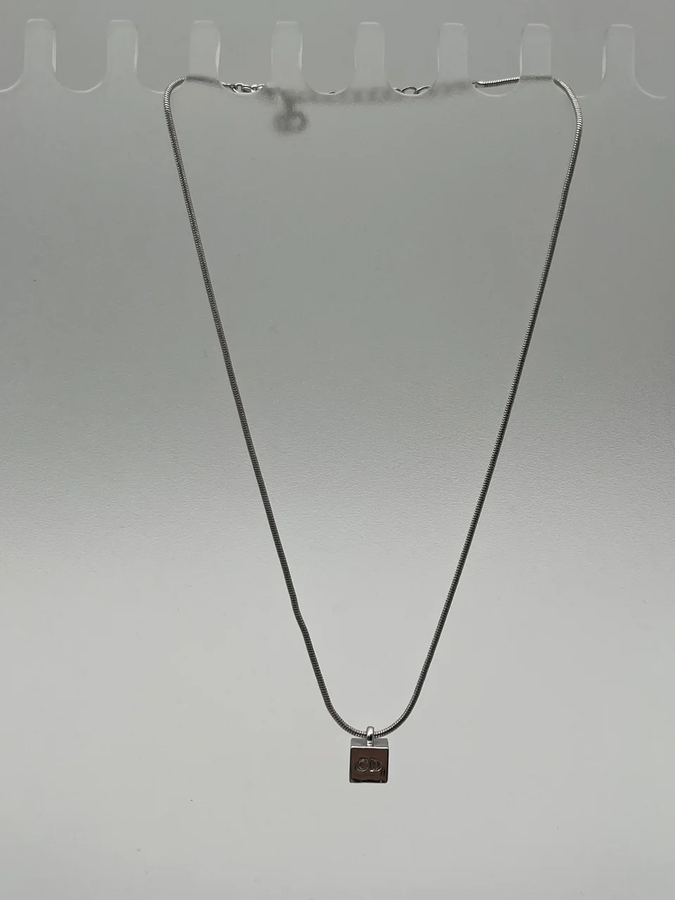 DIOR NECKLACE hover