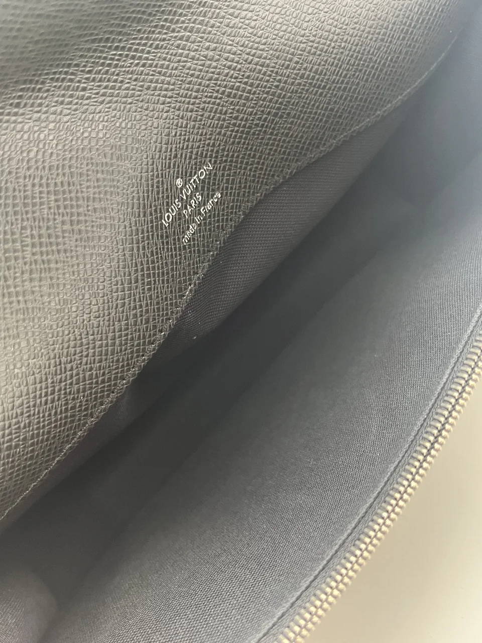 LOUIS VUITTON CLUTCH BAG FOR MEN (BLACK) view 10