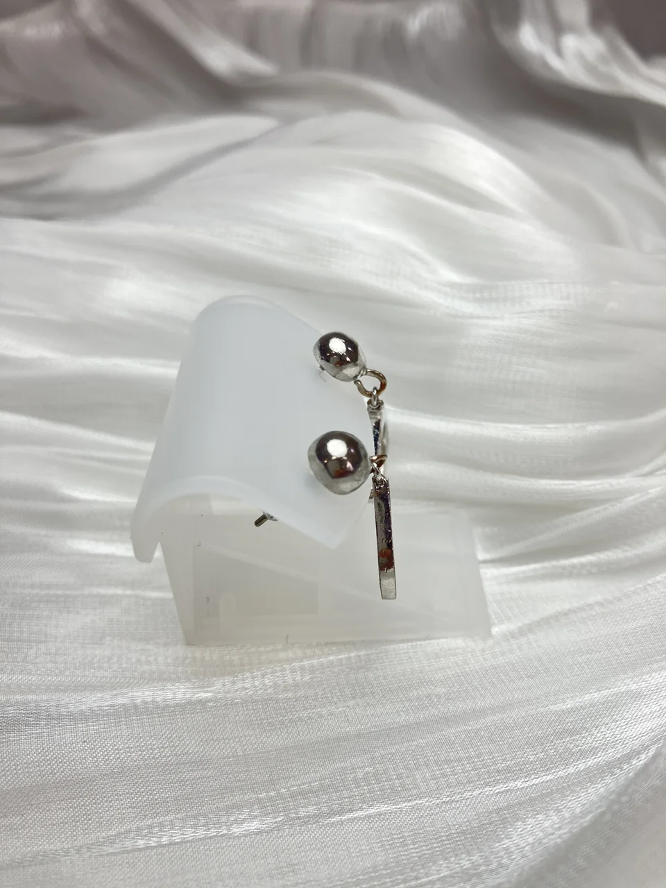 DIOR EARRINGS view 5