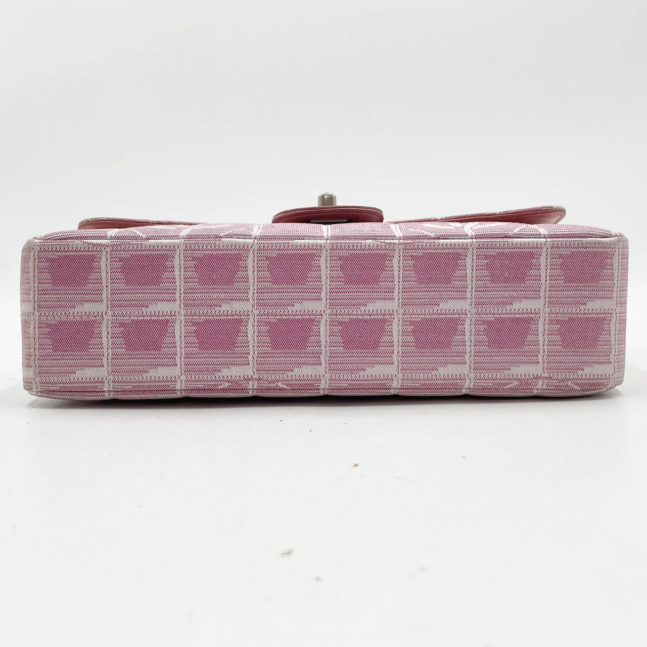 CHANEL NEW TRAVEL LINE SHOULDER BAG (6 SERIAL CODE) view 4