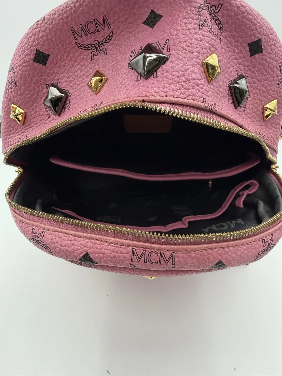 MCM VICETOS STUD MEDIUM BACKPACK (PINK) view 3