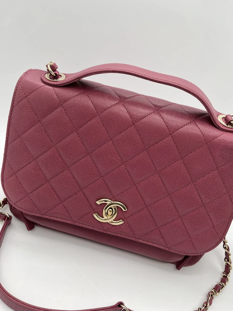 CHANEL CHAIN SHOULDER BAG view 3