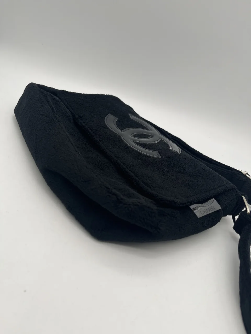 CHANEL SHOULDER BAG view 3