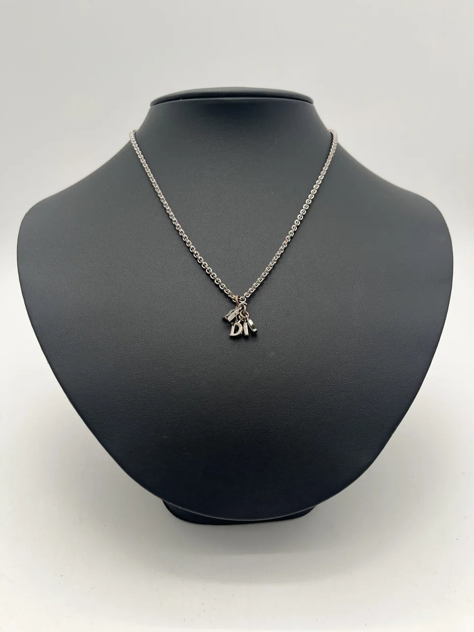DIOR NECKLACE