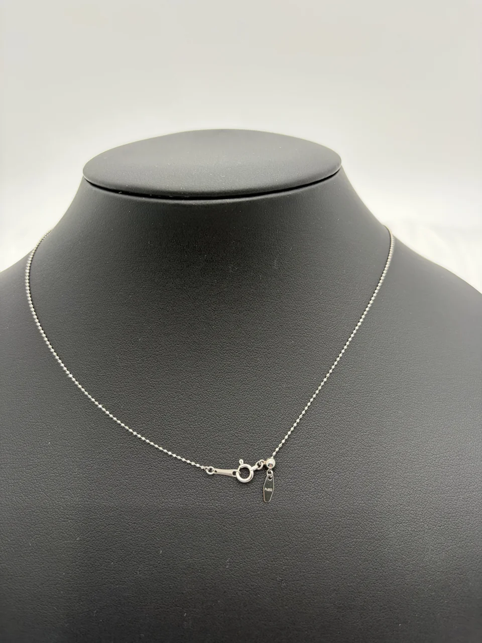 PT900.850 DIAMOND NECKLACE D0.933CT FD0.22CT 5.3G view 5