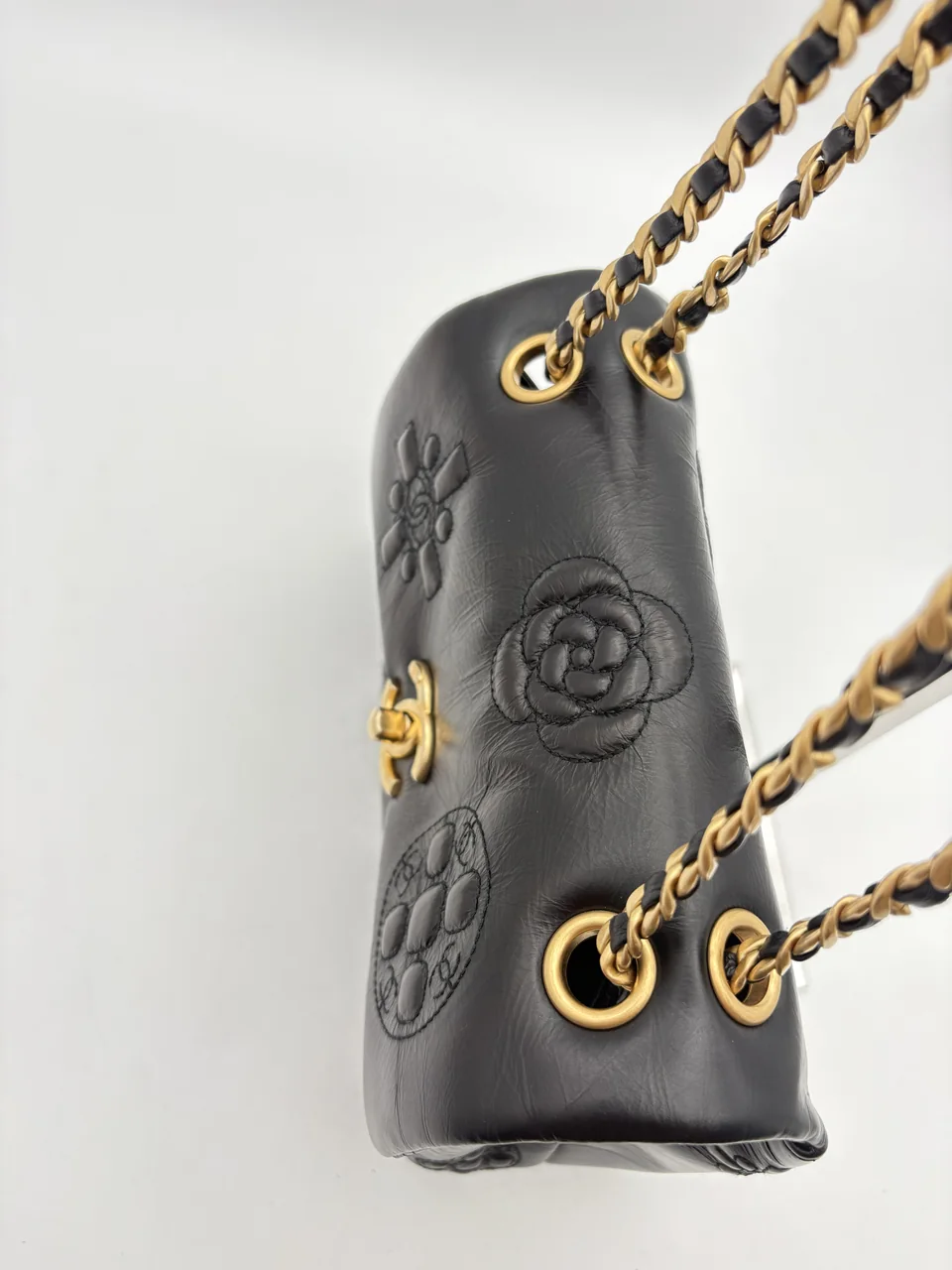 CHANEL CALF SKIN CAMELLIA SHOULDER BAG (39 SERIAL CODE) view 7