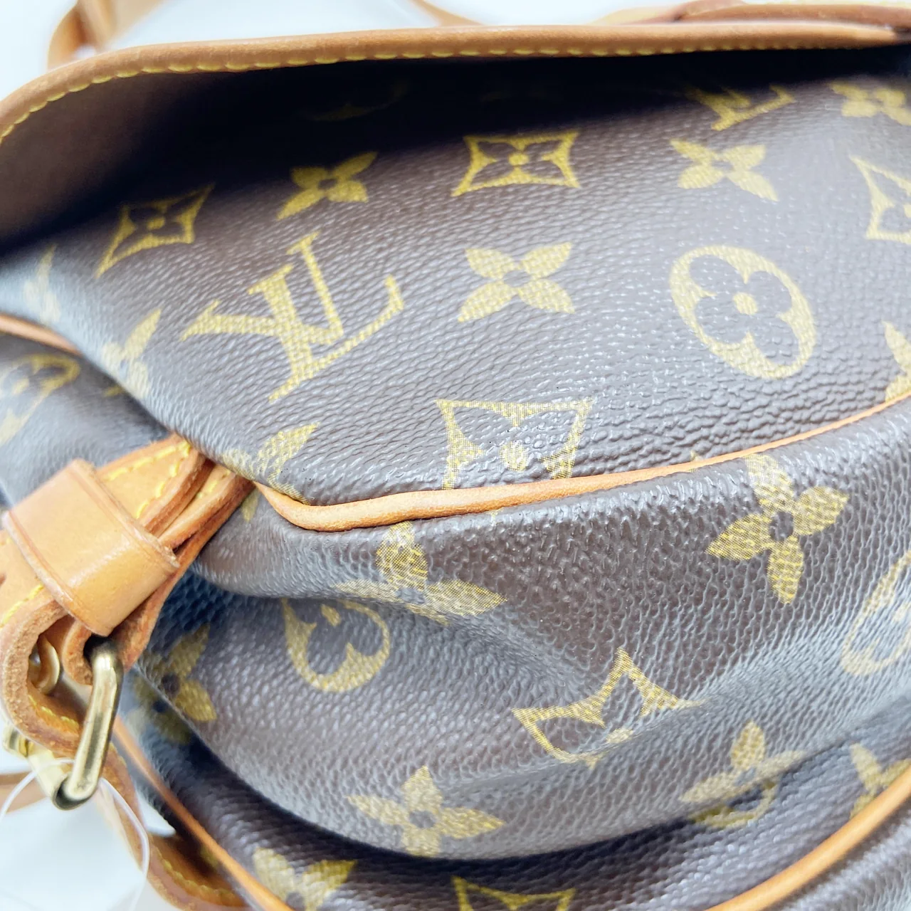 LV MONOGRAM SAUMUR 30 view 4