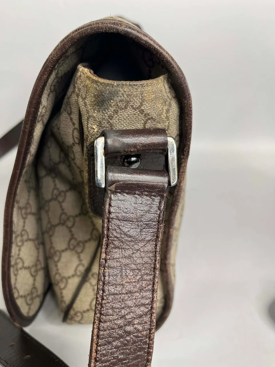 GUCCI GG SUPREME SHOULDER BAG view 4