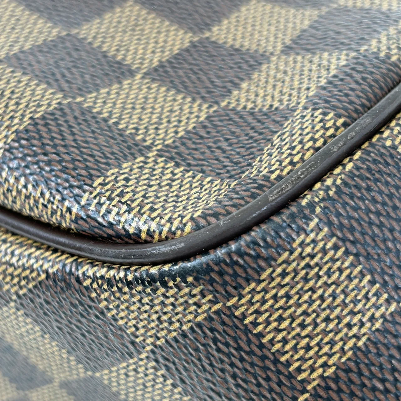 LV DAMIER BELEM MM view 5