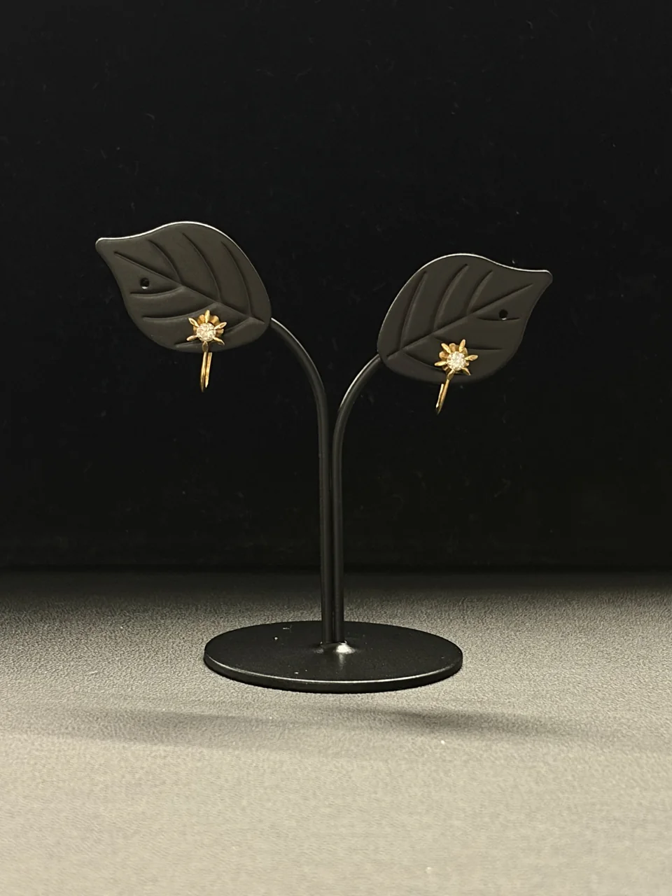 K18 DIAMOND EARRINGS D0.10CT*2 1.61G view 2