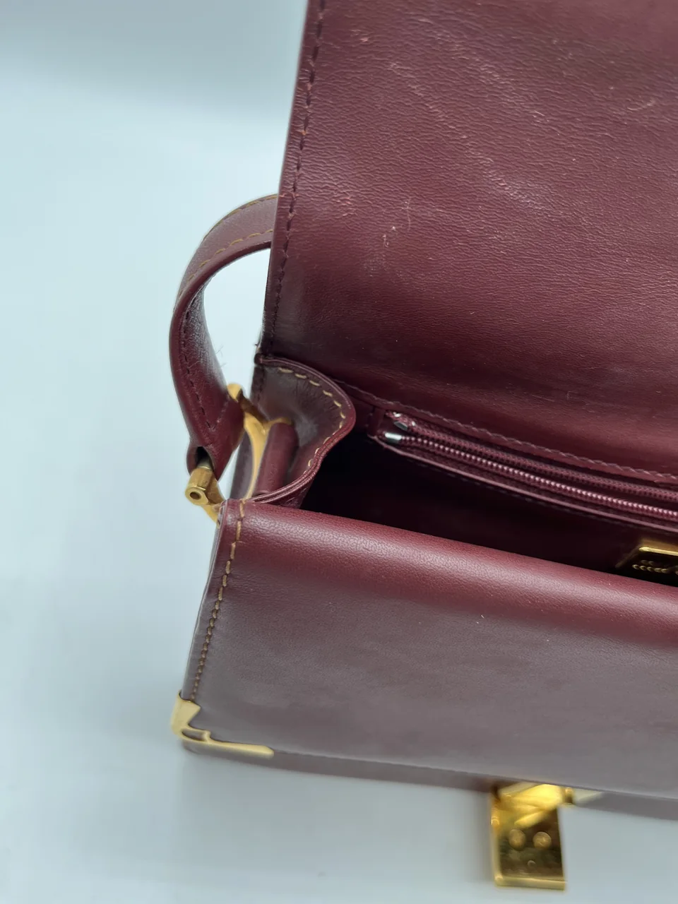 CARTIER SHOULDER BAG (BORDEAUX) view 11