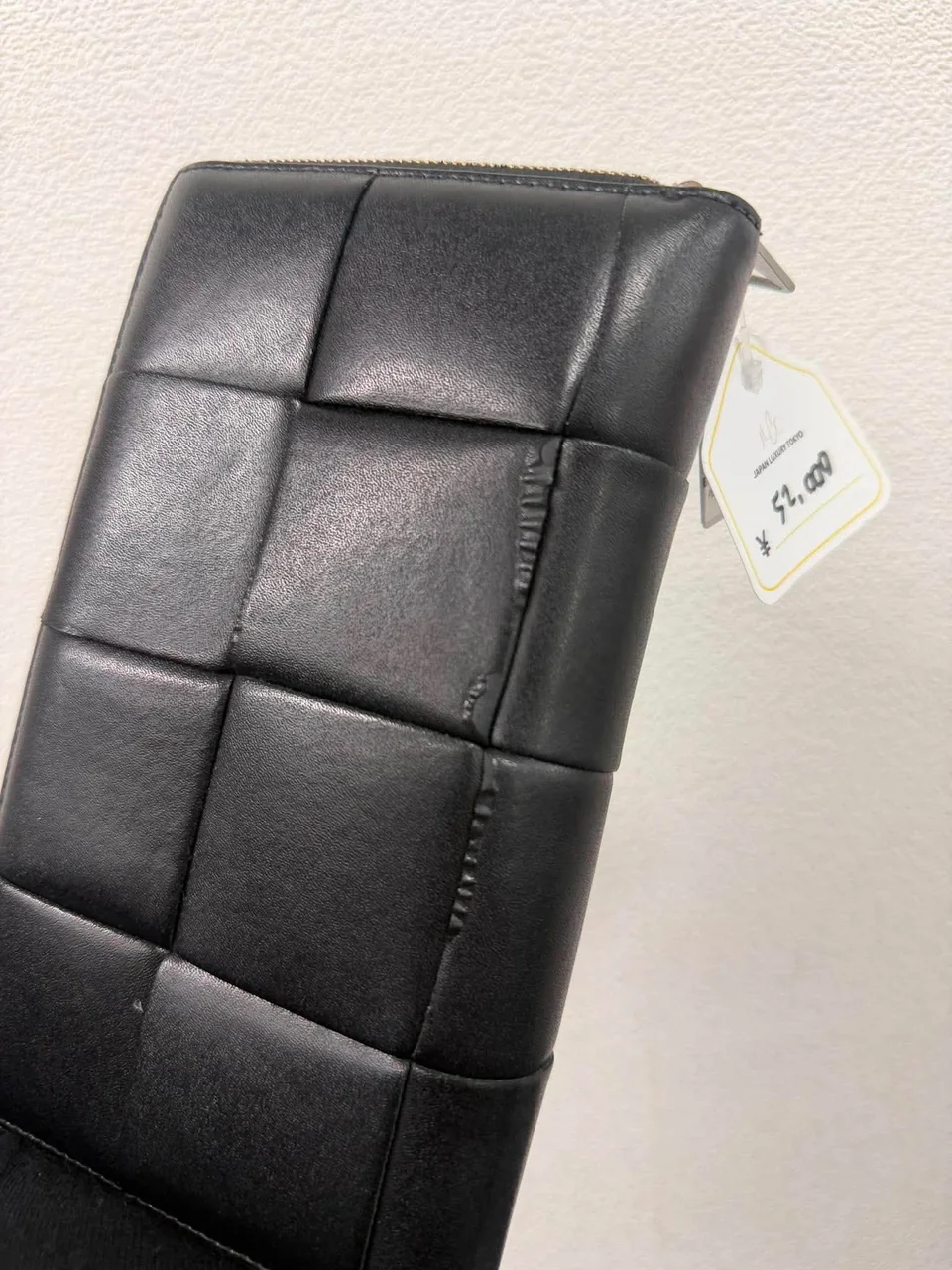 BOTTEGA VENETA CASSETTE ZIP AROUND (BLACK) view 4
