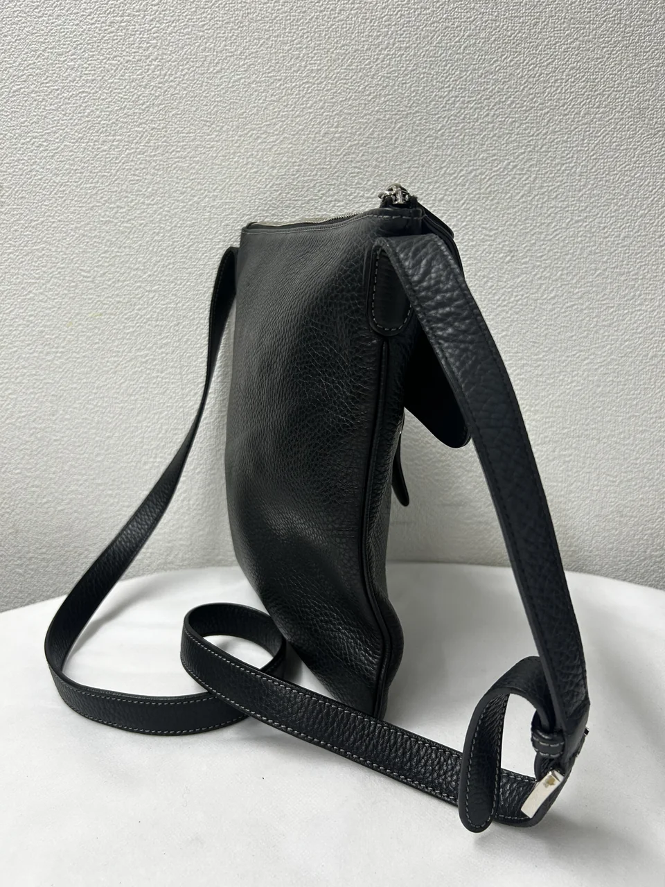 LOEWE SHOULDER BAG view 4