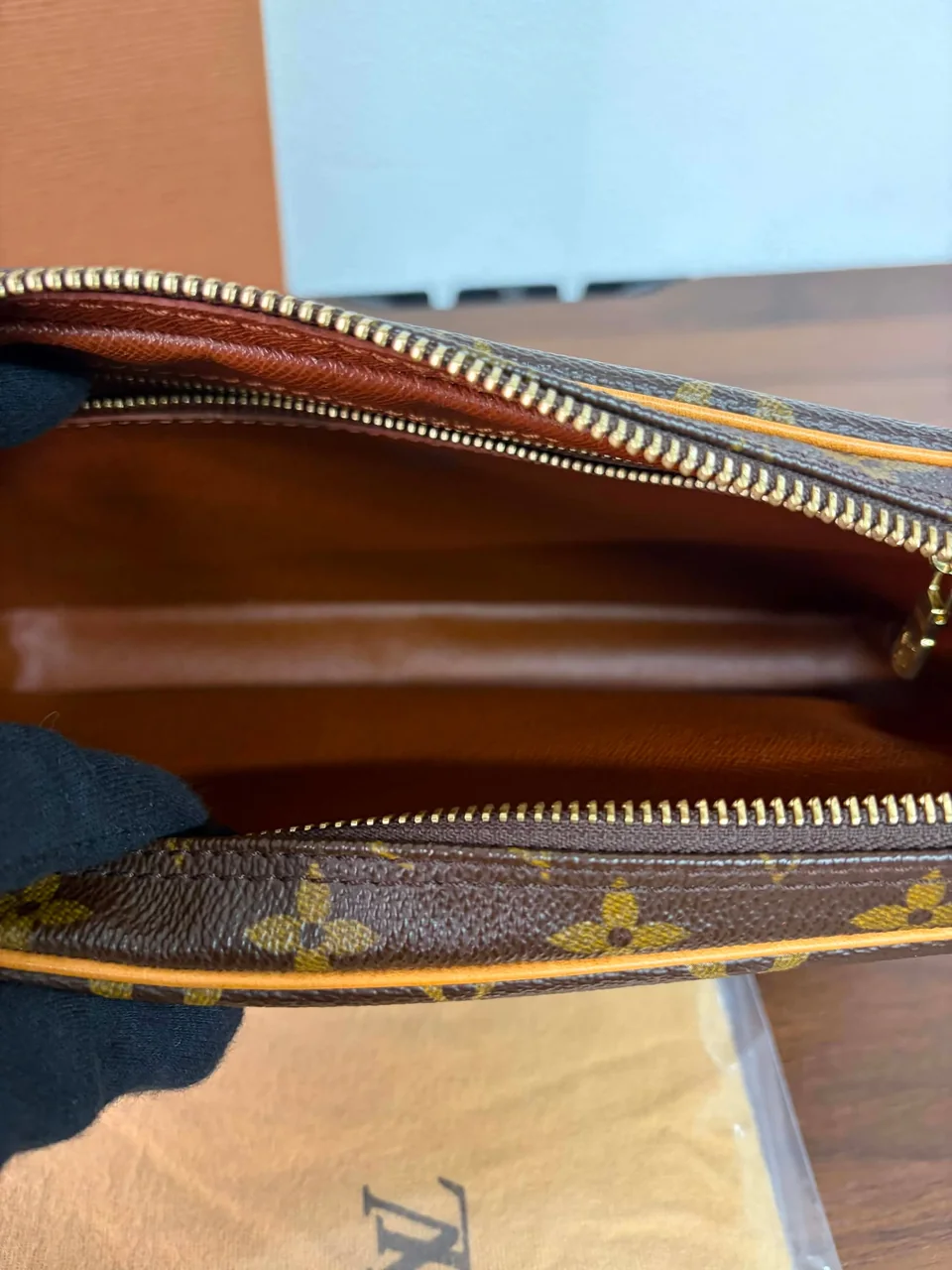LV SECOND BAG view 8