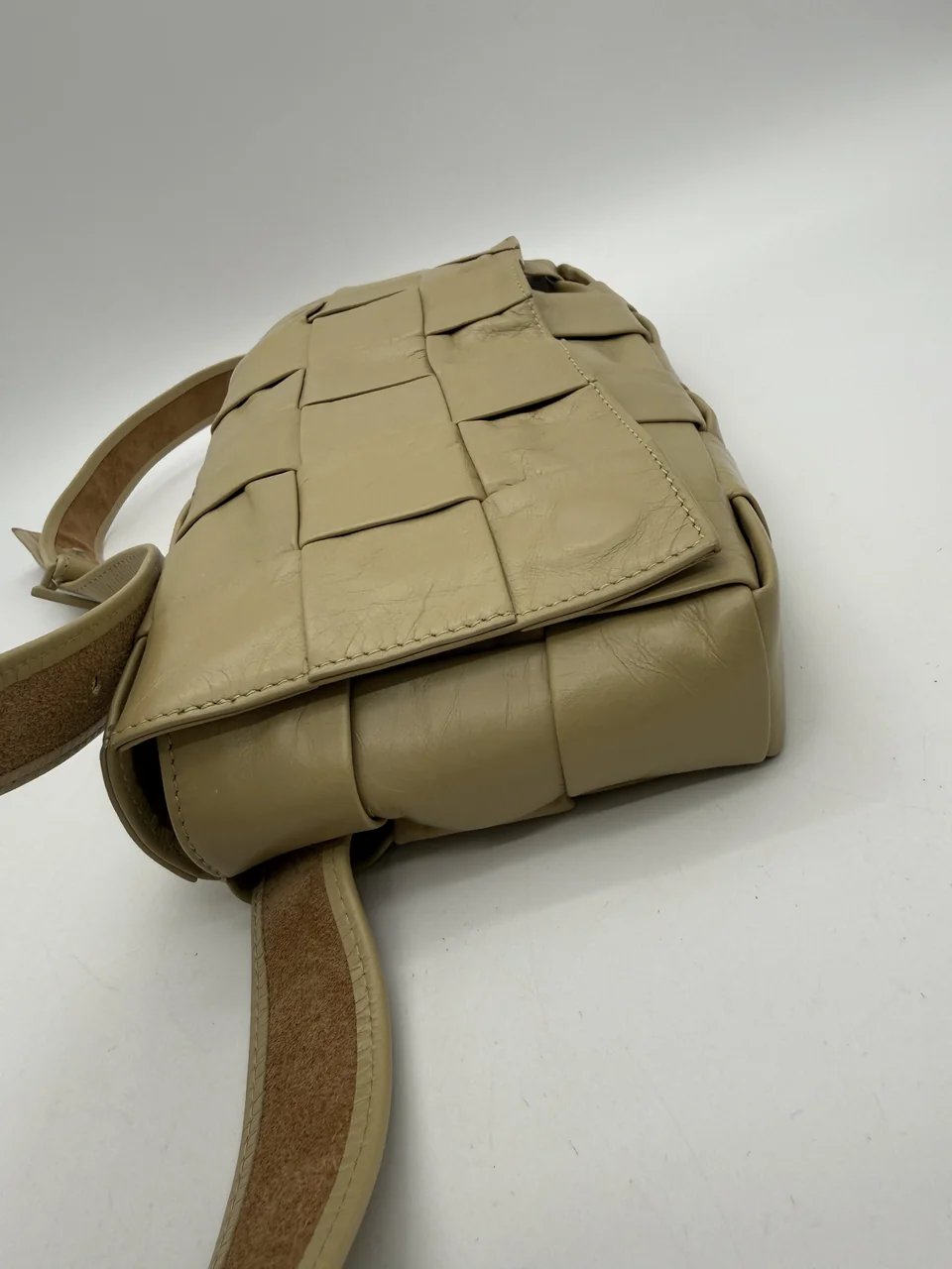 BOTTEGA VENETA MAXI INTRECCIATO CASSETTE CROSSODY view 10