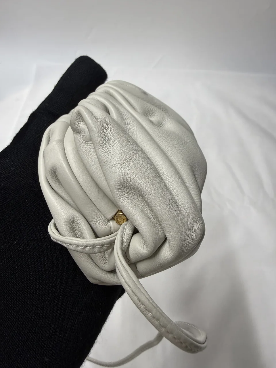 BOTTEGA VENETA THE POUCH MINI view 3