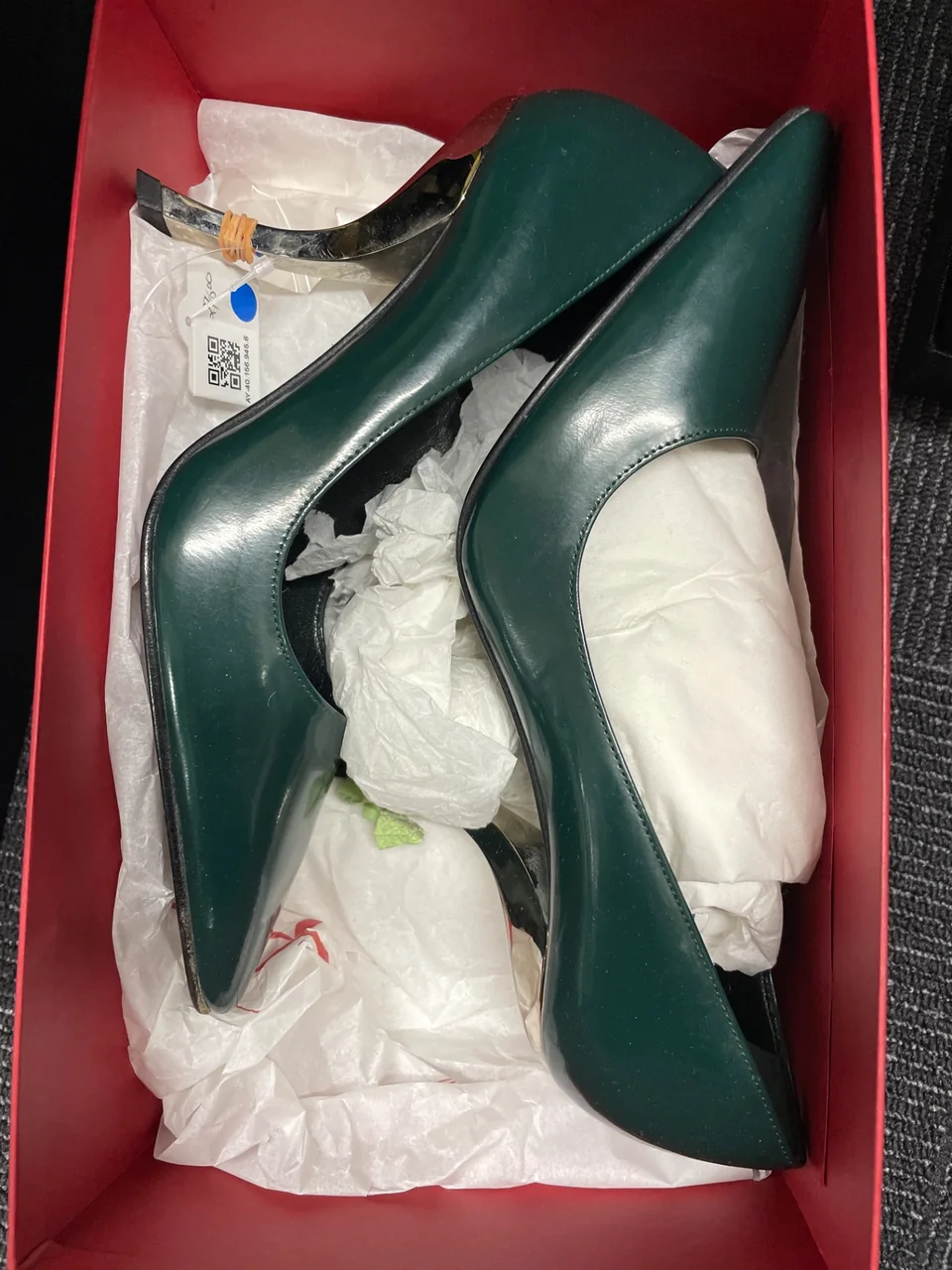 AY-40 674-8 ROGER VIVIER PUMPS