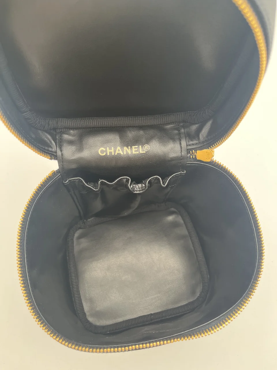 CHANEL CAVIAR COCO MARK VANITY view 8