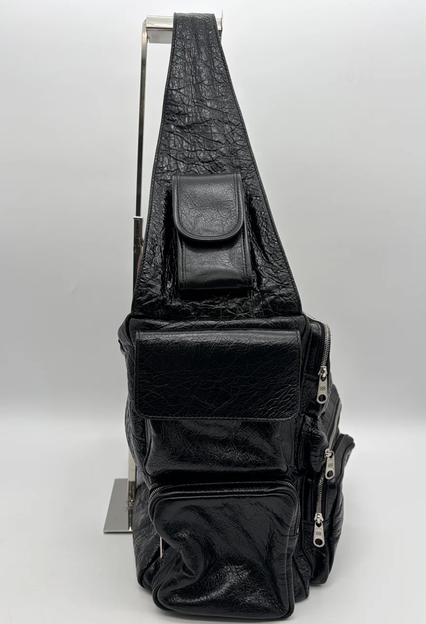 BALENCAIGA SUPER BUSY LEATHER SHOULDER BAG (BLACK) view 5