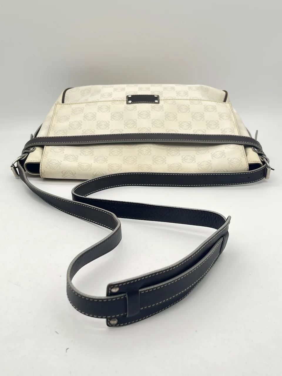 LOEWE SHOULDER BAG view 3