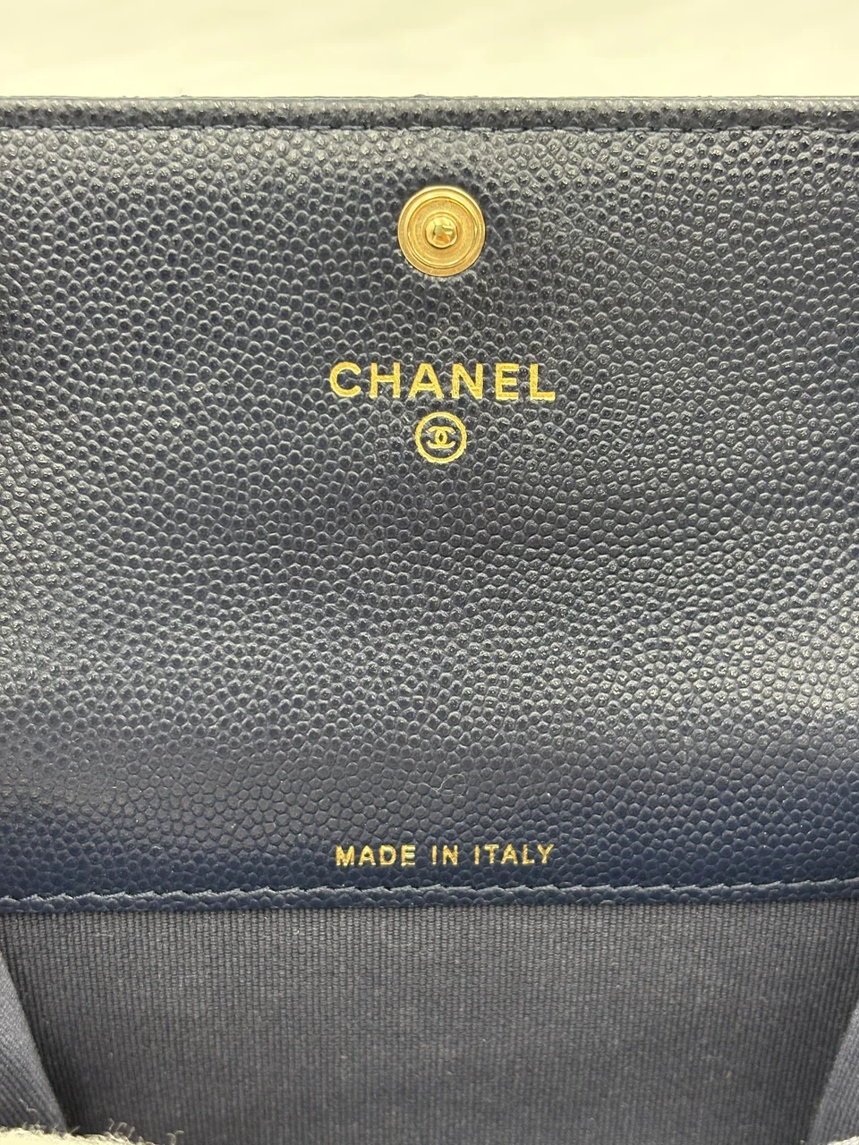CHANEL CAVIAR CARD CASE (32 SERIAL CODE) view 11