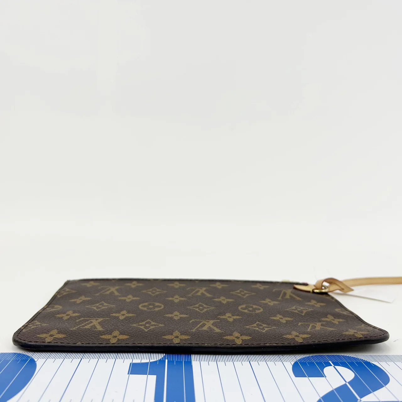 LV MONOGRAM NEVERFULL POUCH view 3