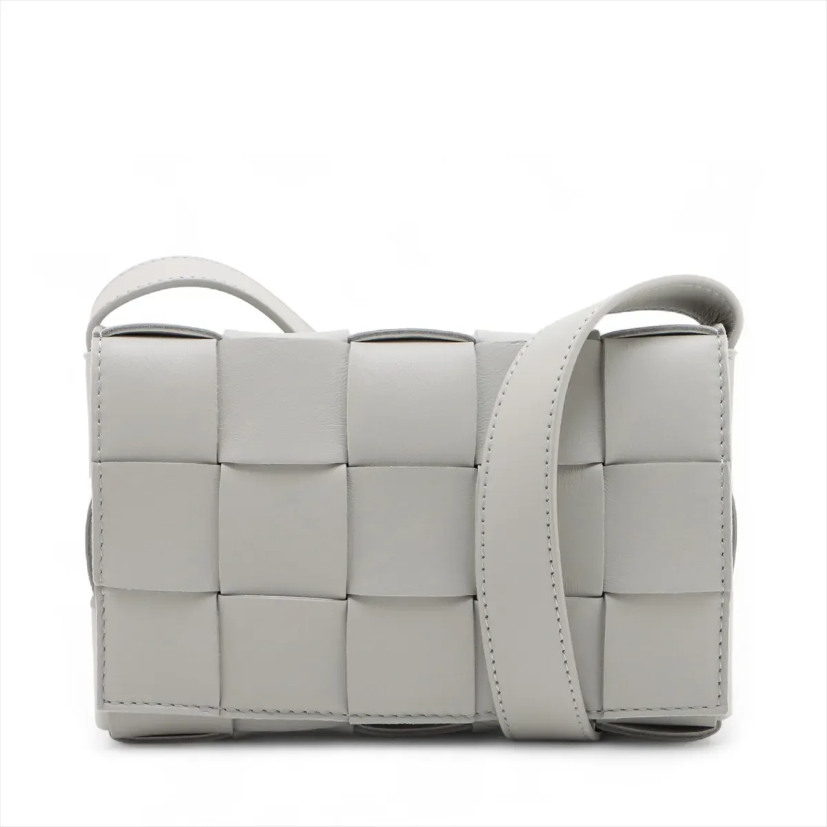 BOTTEGA VENETA MAXI INTRECCIATO CASSETTE (GRAY)