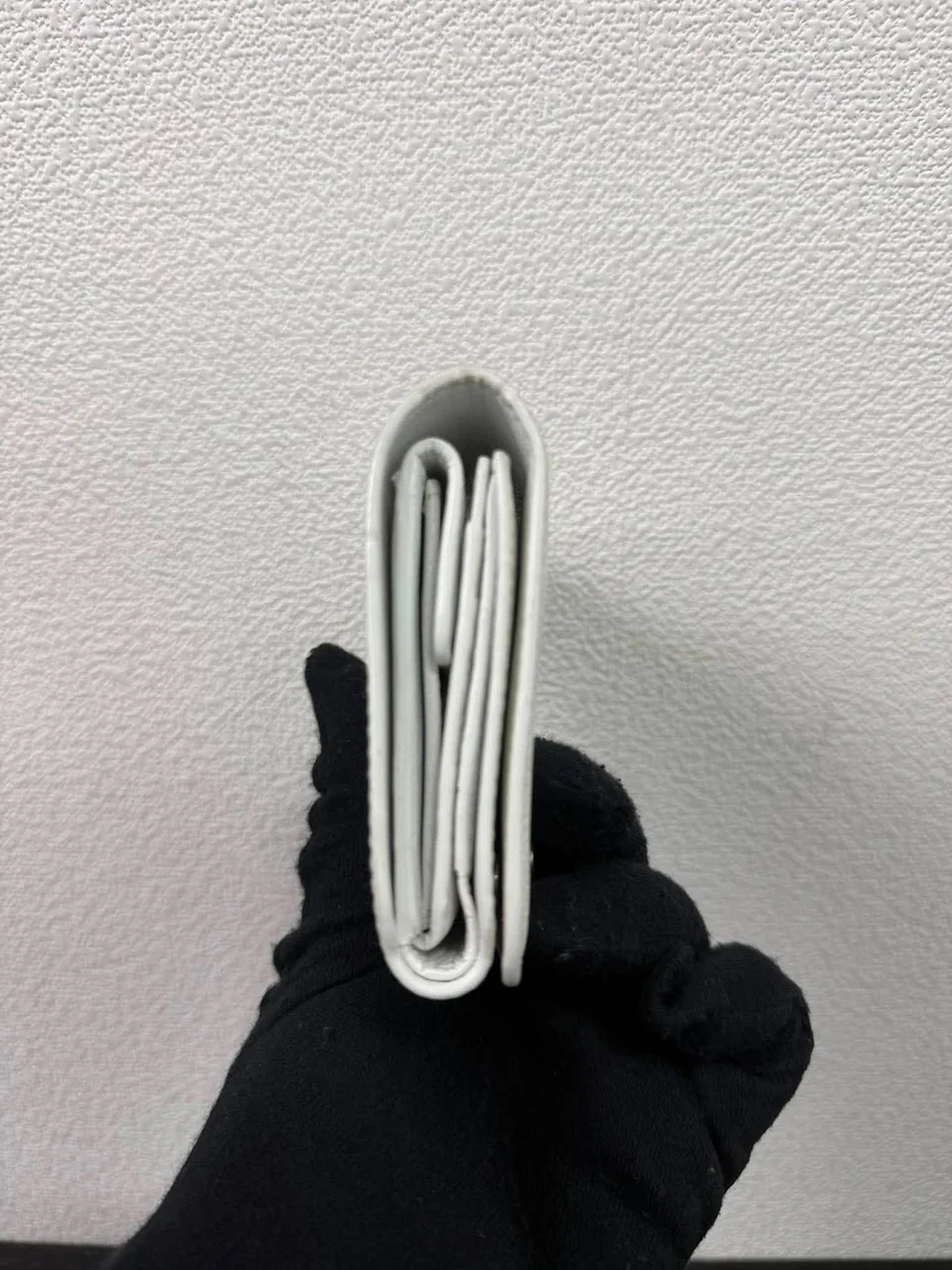 BALENCIAGA TRIFOLD WALLET (WHITE) view 11