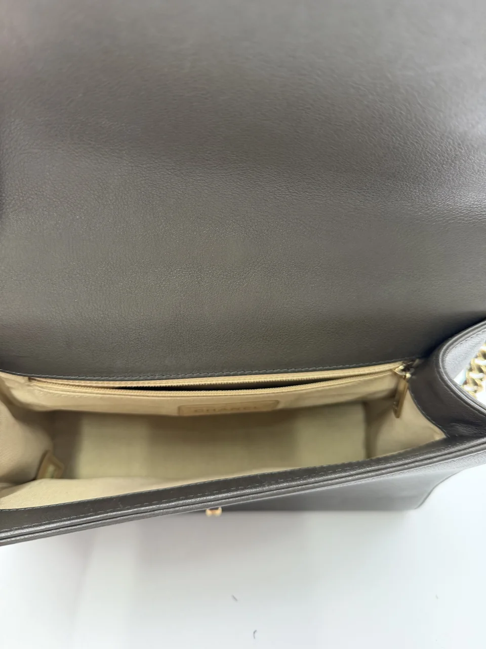 CHANEL MATELASSE CLICK LABEL BAG hover