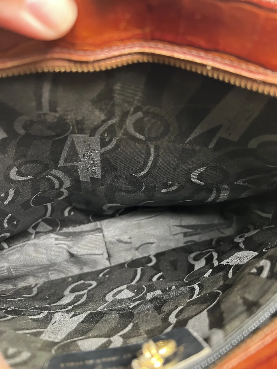 SALVATORE FERRAGAMO SHOULDER BAG view 8