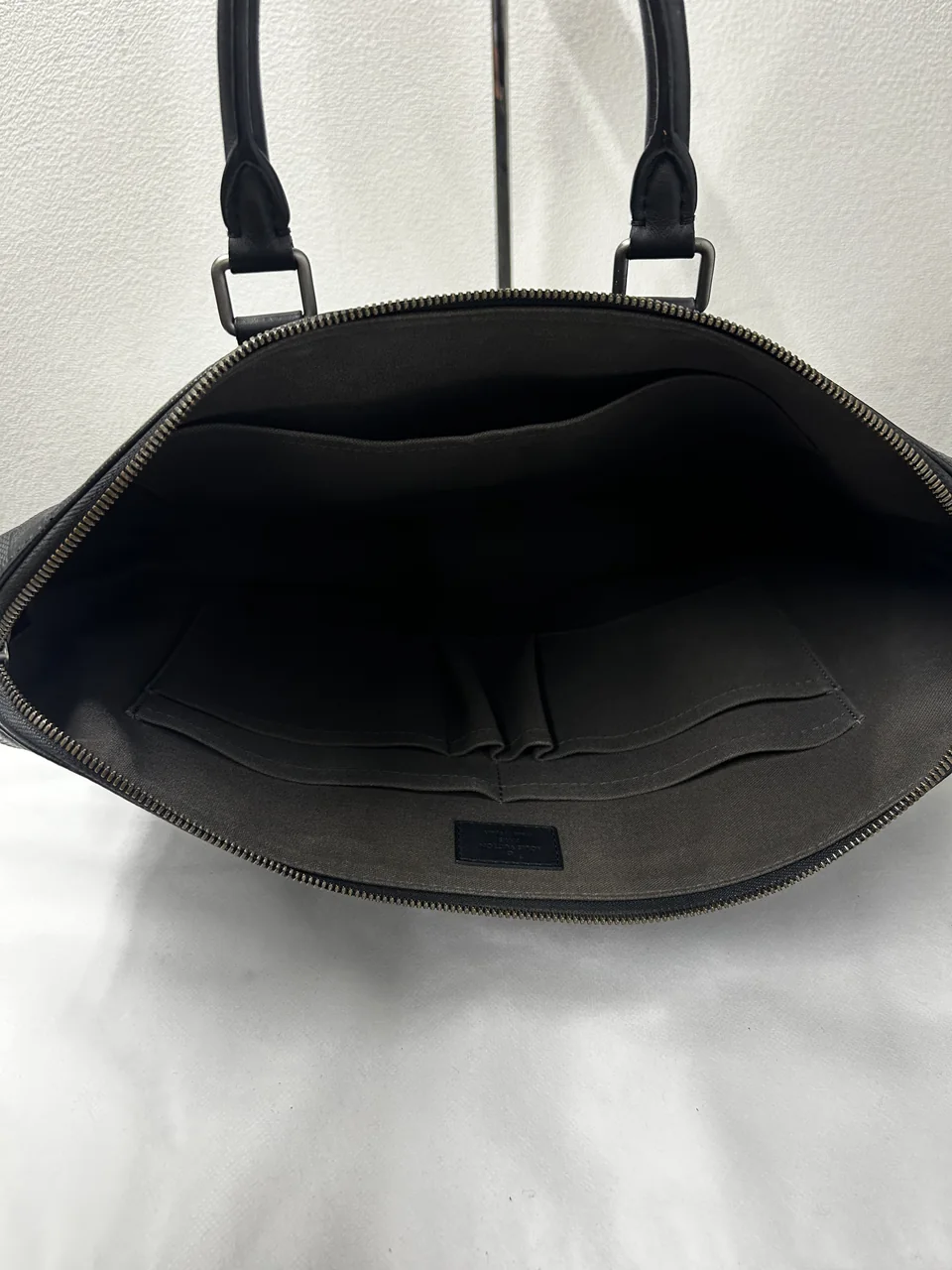 LV INFINI DOCUMENT JOUR view 3