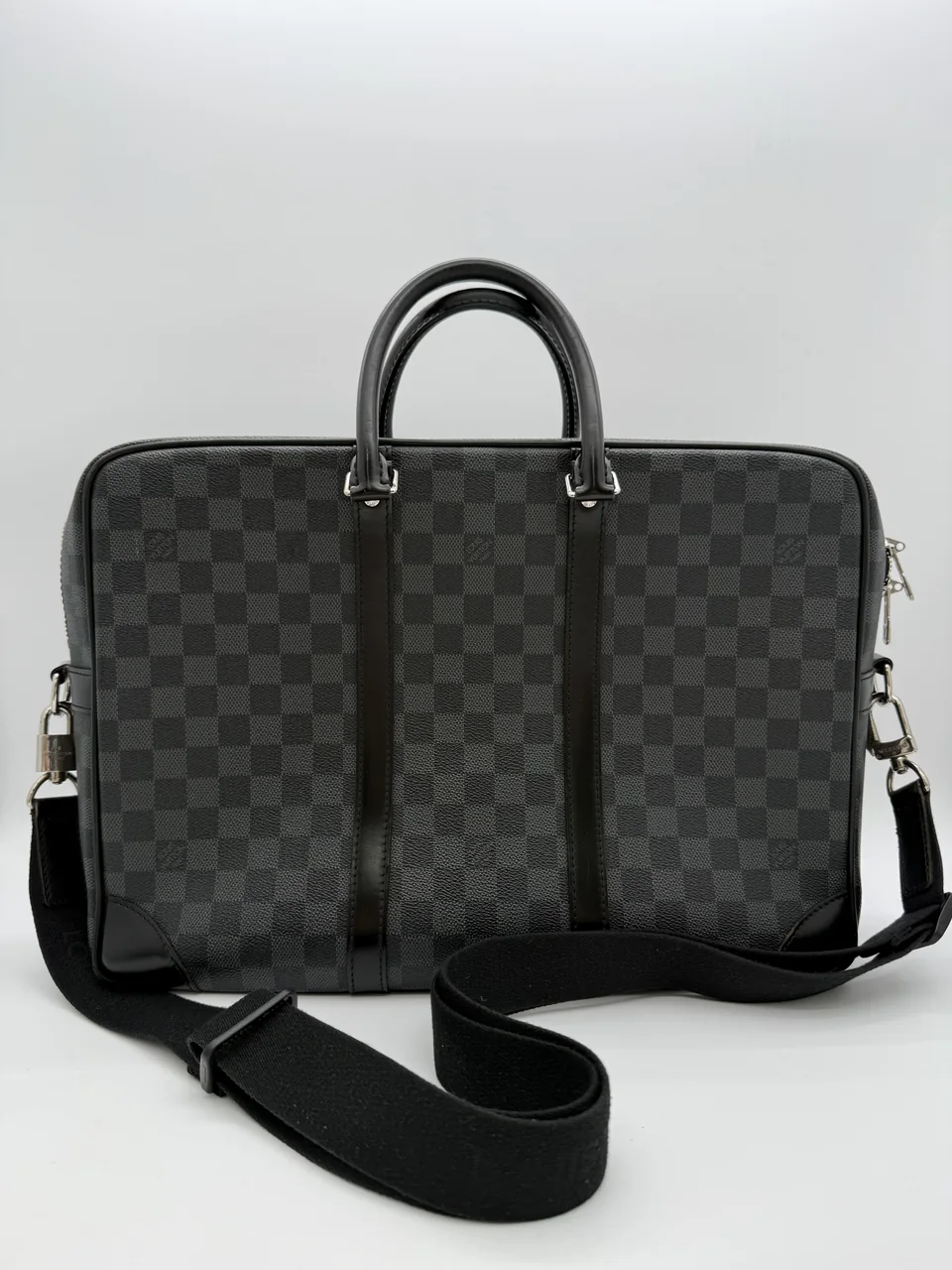 LV DAMIER GRAPHITE PORTE DOCUMENT VOYAGER