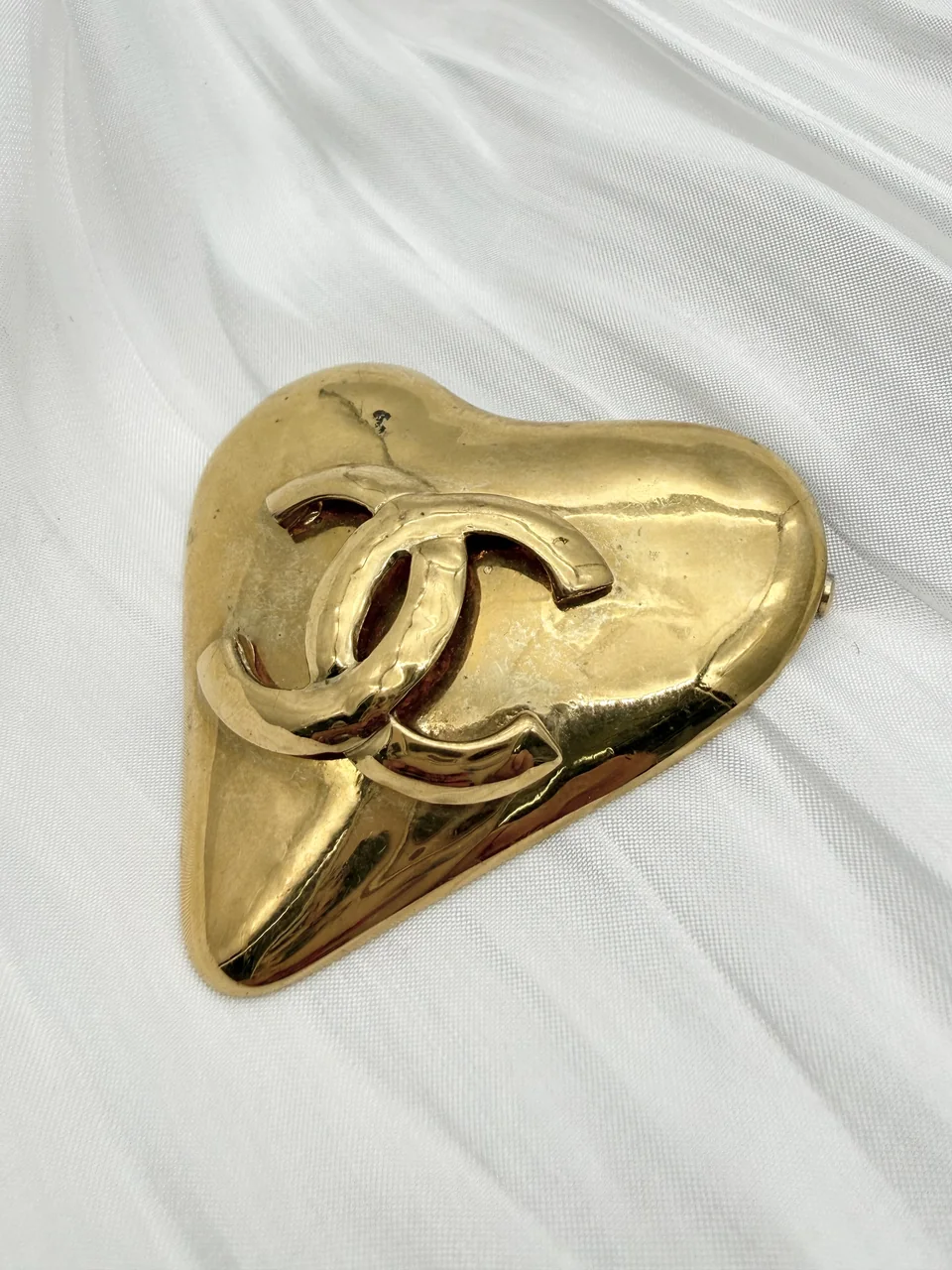 CHANEL BROOCH view 3