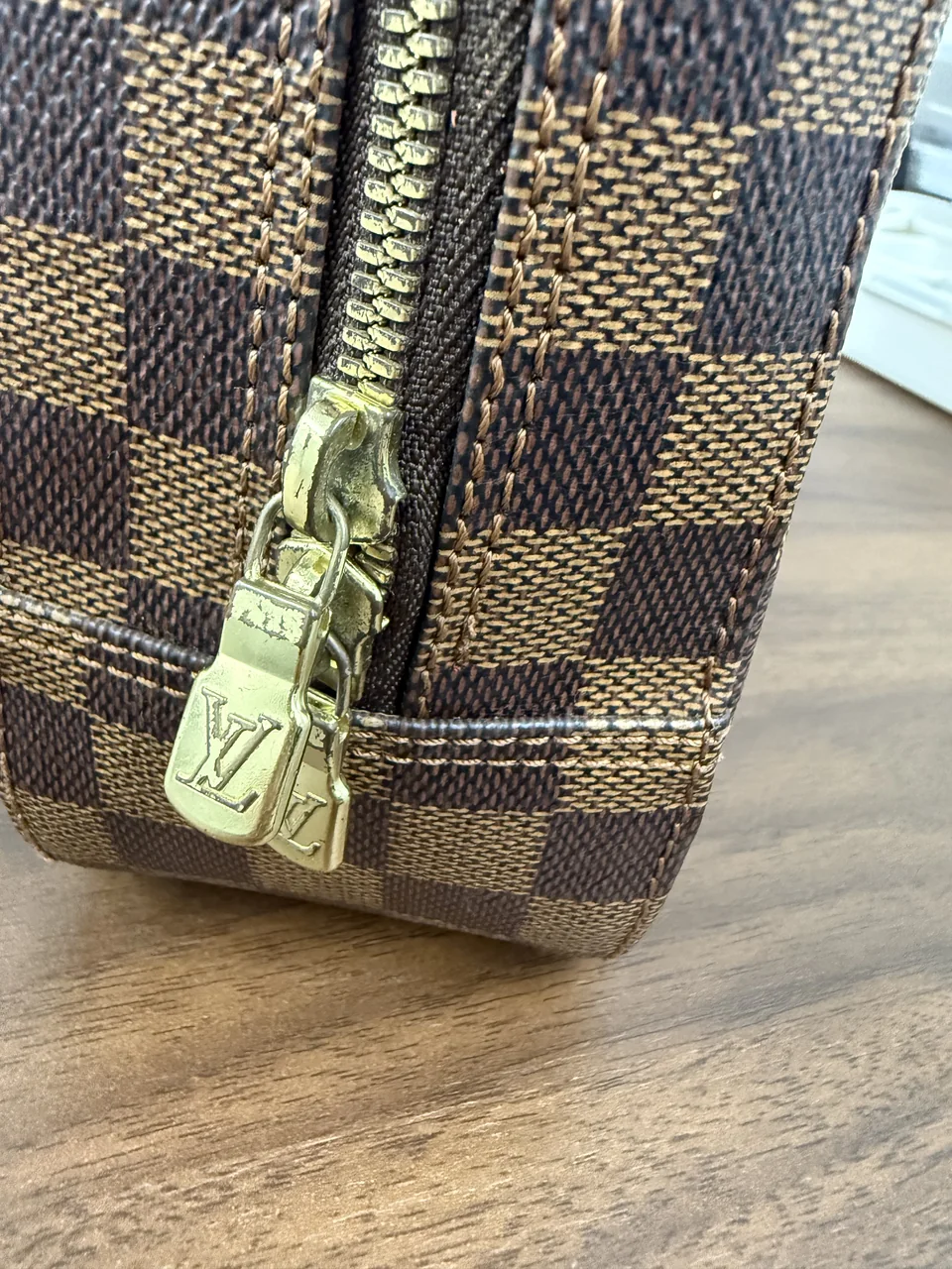 LV DAMIER SPONTINI view 11