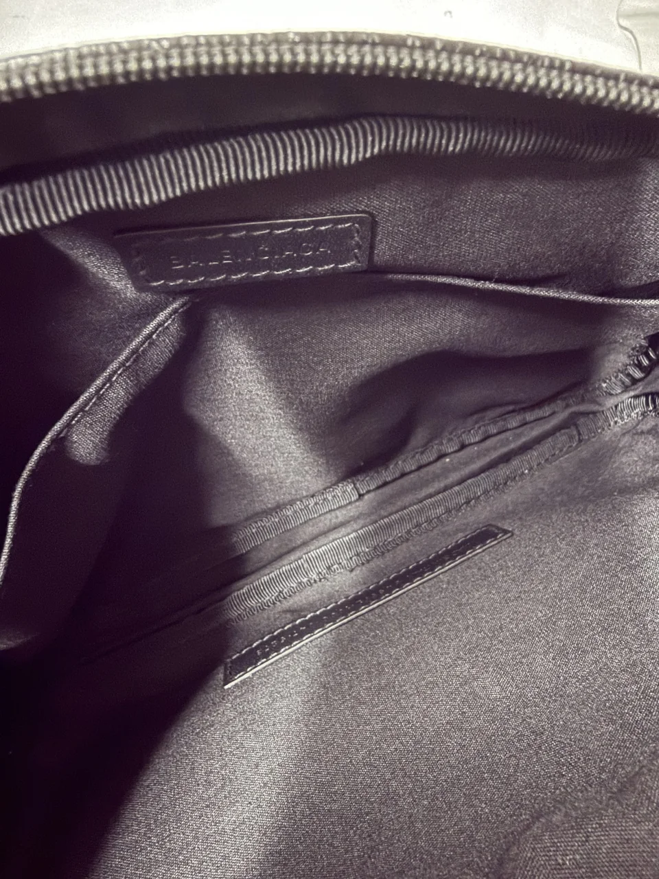 BALENCIAGA EXPLORER SHOULDER BAG (BLACK) view 9