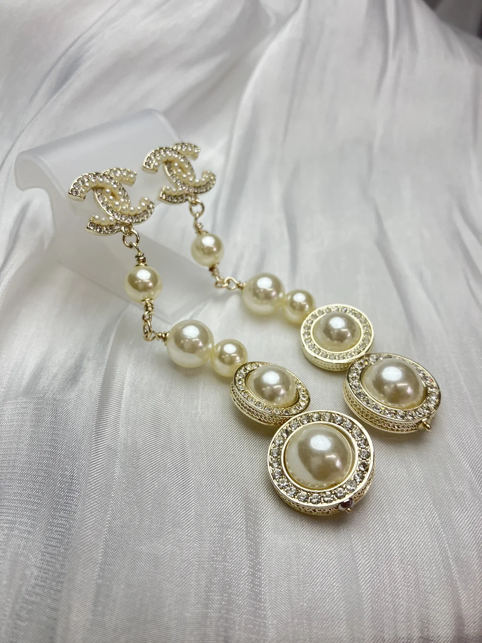 CHANEL EARRINGS view 3