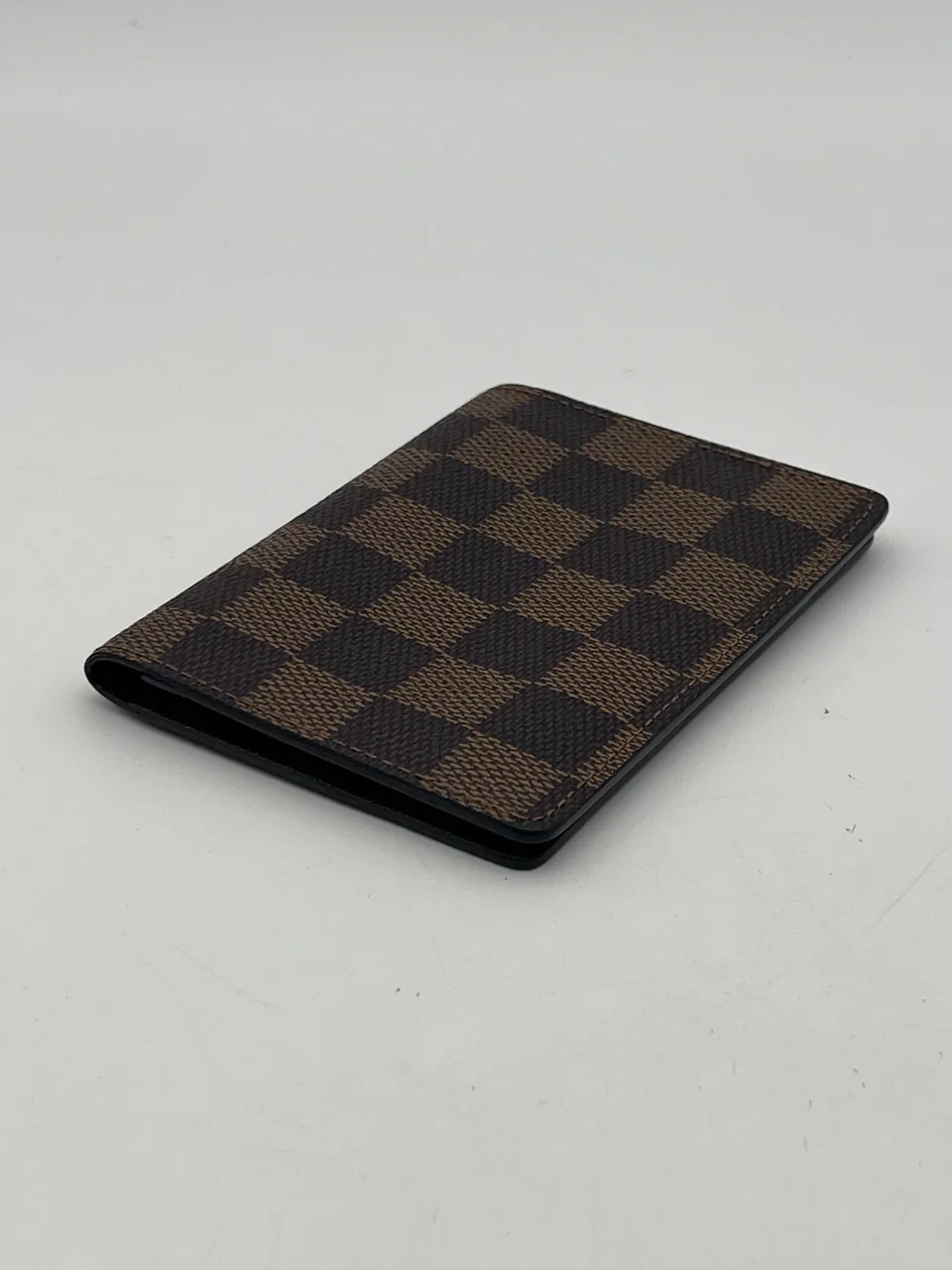 LV DAMIER PORTE CARTE VERTICAL view 3
