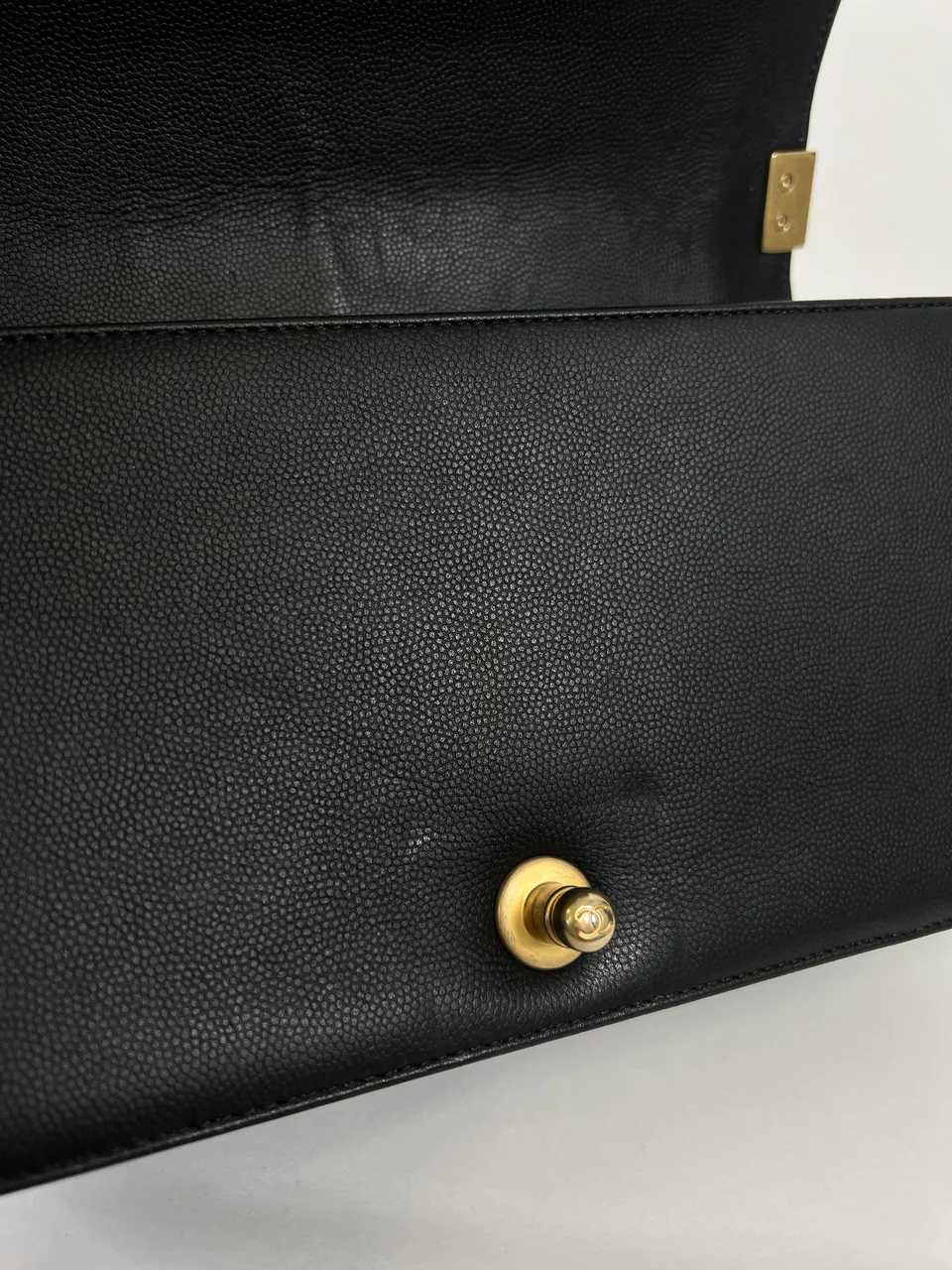 CHANEL CAVIAR LE BOY 25 view 17