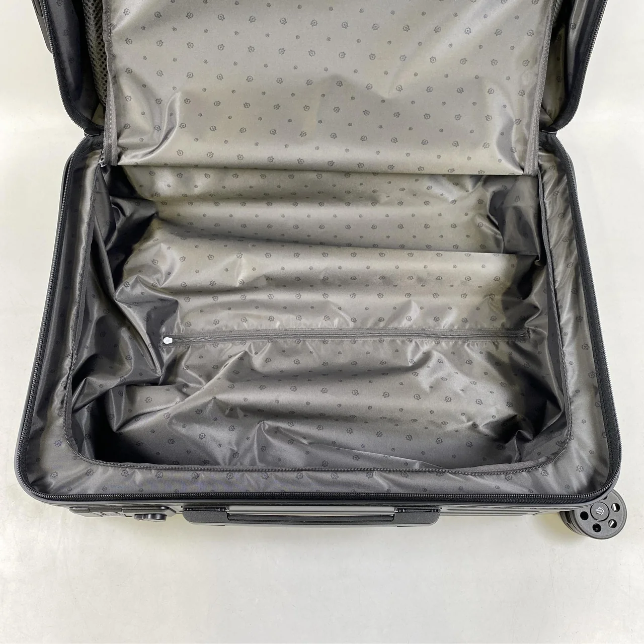 RIMOWA ESSENTIAL CABIN (BLACK) view 22